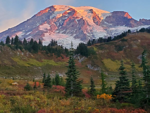 Mt Rainier Sunrise Oct 2022