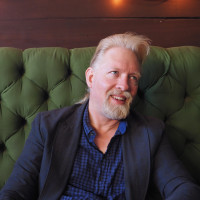 biomass_curator_jeff_jahn_b-green_couch1-sq.jpg biomass_curator_jeff_jahn_b-green_couch1-sq.jpg