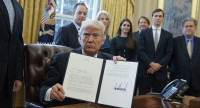 Trump signs Keystone XL executive order